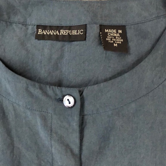 Banana Republic 100% Silk Top! - Picture 2 of 4